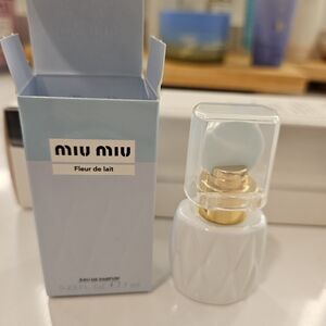 Miu Miu Fleur de Lait 0.23 Oz / 7 ml Mini BNIB